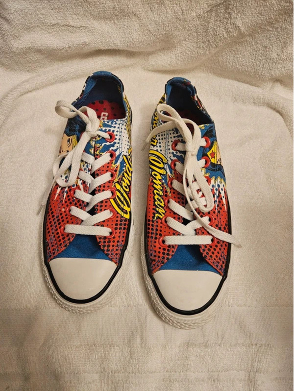 Converse Wonder Woman DC Comics Low Top Sneakers Womens 8 Mens 6 131719F